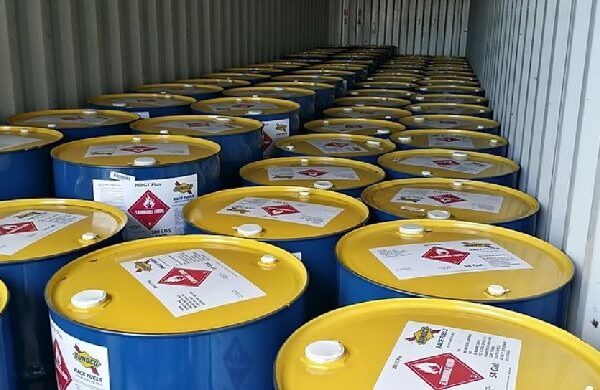 نقش بسته‌ بندی صنعتی در حفظ ایمنی بارهای خطرناک